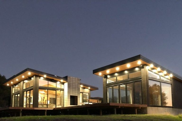 Photo of property in 360a Longbush Road, Hinakura, Masterton, 5884