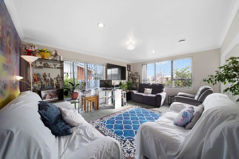 Photo of property in 28 Cottingham Crescent, Mangere East, Auckland, 2024