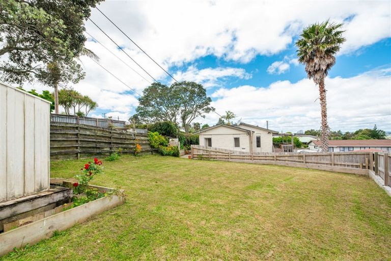Photo of property in 4/89a Royal Road, Massey, Auckland, 0614