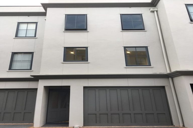 Photo of property in 11/97b Mokoia Road, Birkenhead, Auckland, 0626