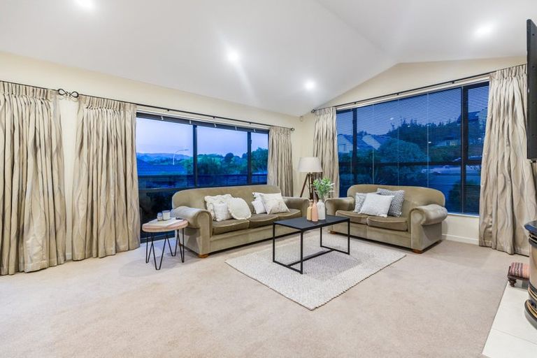 Photo of property in 28 Navigation Drive, Whitby, Porirua, 5024