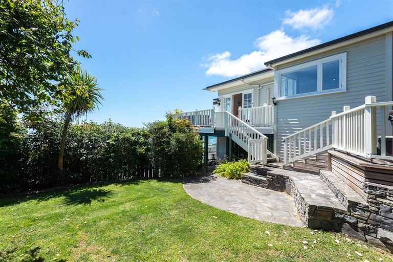 Photo of property in 108 Moncks Spur Road, Redcliffs, Christchurch, 8081