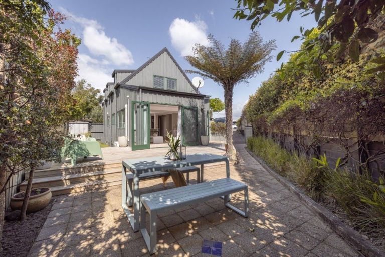 Photo of property in 3a Allison Avenue, Mount Maunganui, 3116