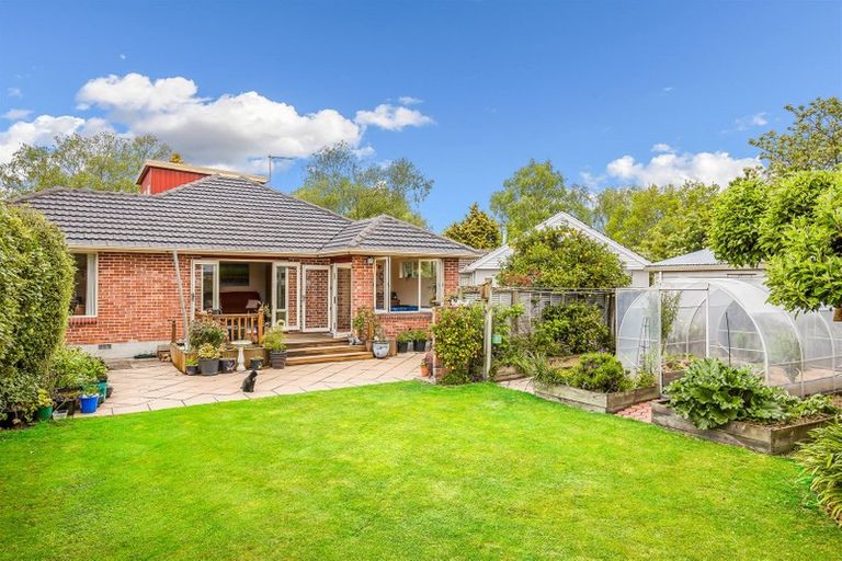 Photo of property in 33 Balrudry Street, Avonhead, Christchurch, 8042