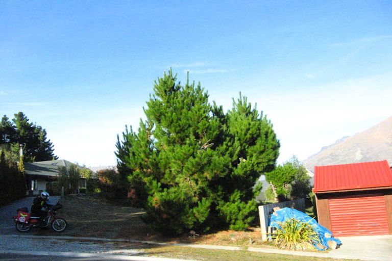 Photo of property in 5 Cypress Court, Kelvin Heights, Queenstown, 9300