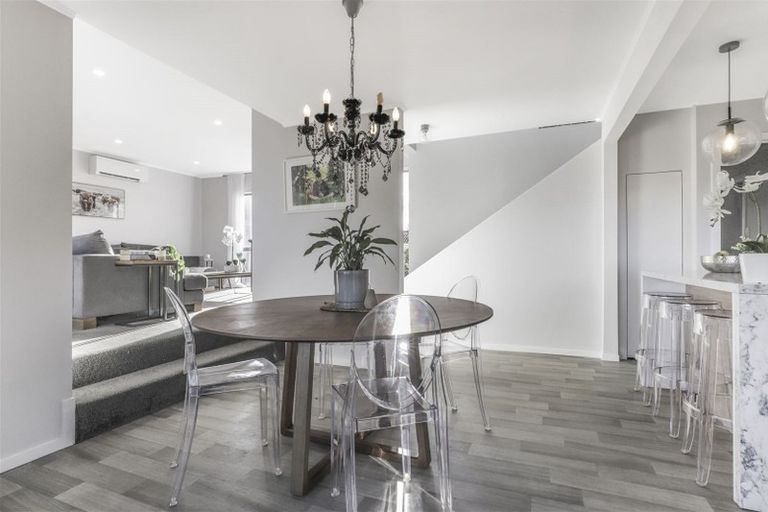 Photo of property in 17 Rhonda Place, Opaheke, Papakura, 2113