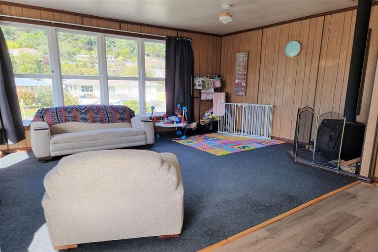 Photo of property in 103 Waikawa Road, Picton, 7220