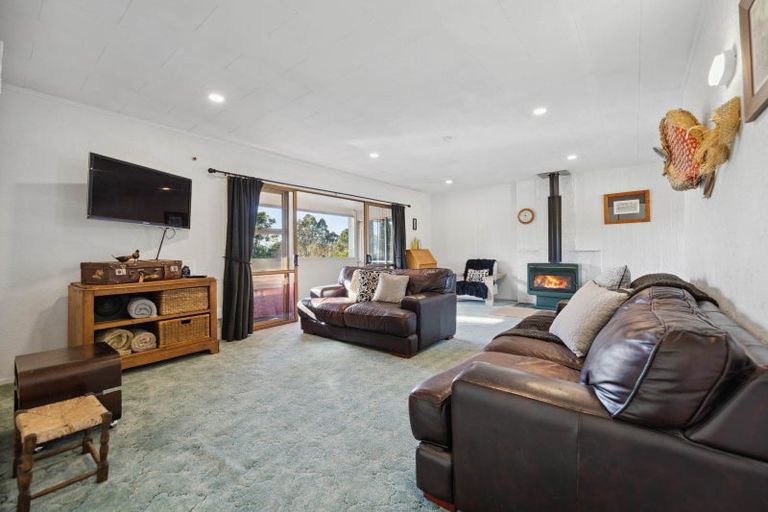 Photo of property in 239 Mapara Road, Acacia Bay, Taupo, 3385