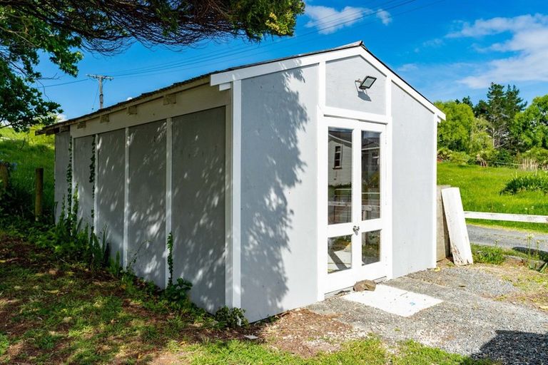 Photo of property in 1877 State Highway 12, Paparoa, 0571