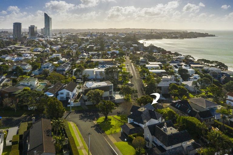 Photo of property in 23 Ewen Street, Hauraki, Auckland, 0622