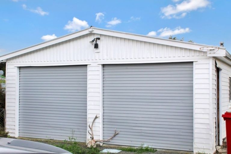 Photo of property in 16 James Street, Dannevirke, 4930