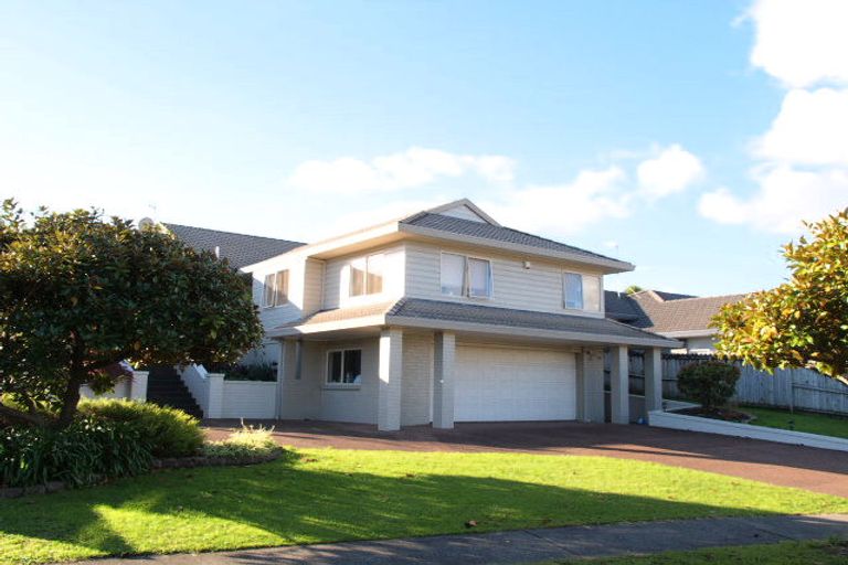 Photo of property in 21 Simon Owen Place, Golflands, Auckland, 2013
