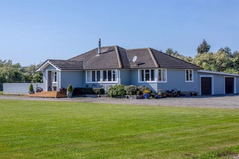 Photo of property in 3669 State Highway 2, West Taratahi, Carterton, 5791