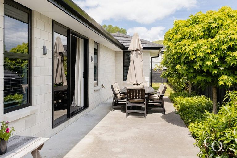 Photo of property in 15 Ballintoy Park Drive, Welcome Bay, Tauranga, 3175