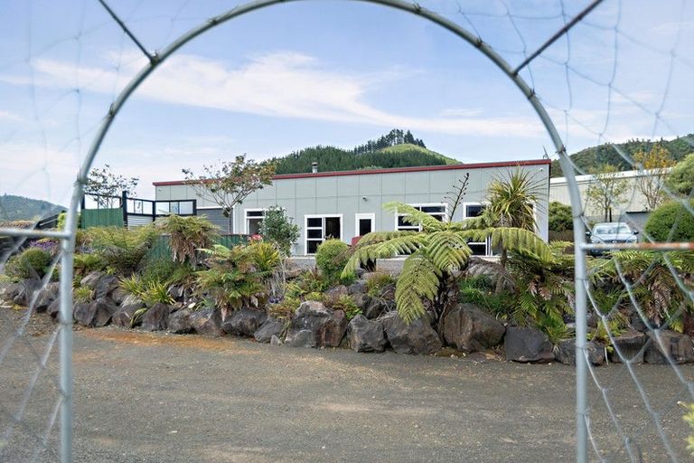 Photo of property in 71 Mangotahi Road, Thames, 3577