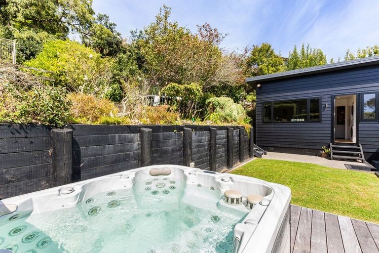 Photo of property in 302 Paremata Road, Whitby, Porirua, 5381