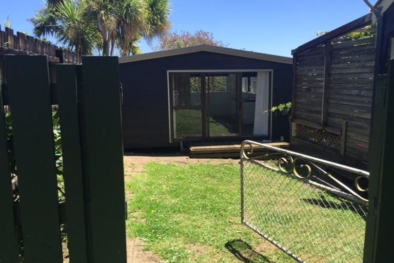 Photo of property in 91 Seymour Road, Sunnyvale, Auckland, 0612