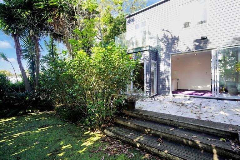 Photo of property in 4/19 Waiatarua Road, Remuera, Auckland, 1050