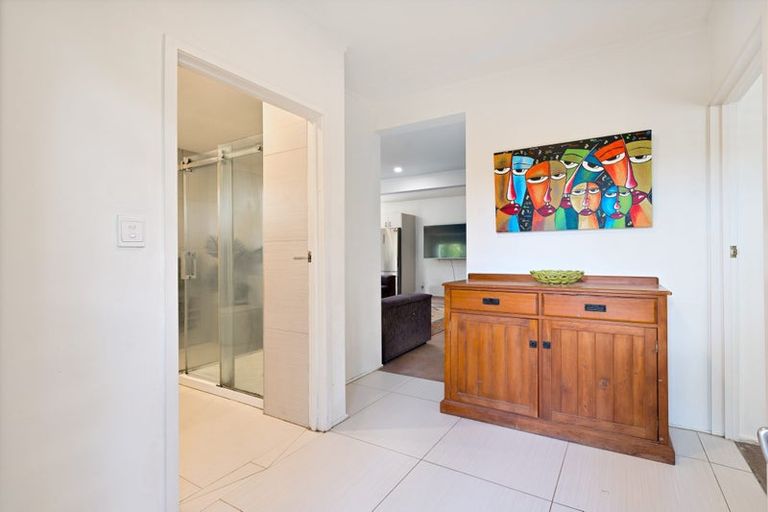 Photo of property in 9 Koromiko Street, New Lynn, Auckland, 0600