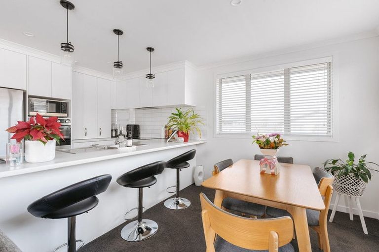 Photo of property in Waterview Estate, 34/4 Greystone Place, Omokoroa, 3114