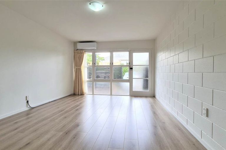 Photo of property in 5/11 Tawera Road, Greenlane, Auckland, 1051
