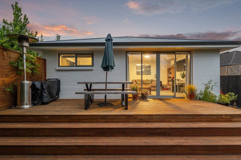 Photo of property in 1/55 Mcfaddens Road, St Albans, Christchurch, 8052