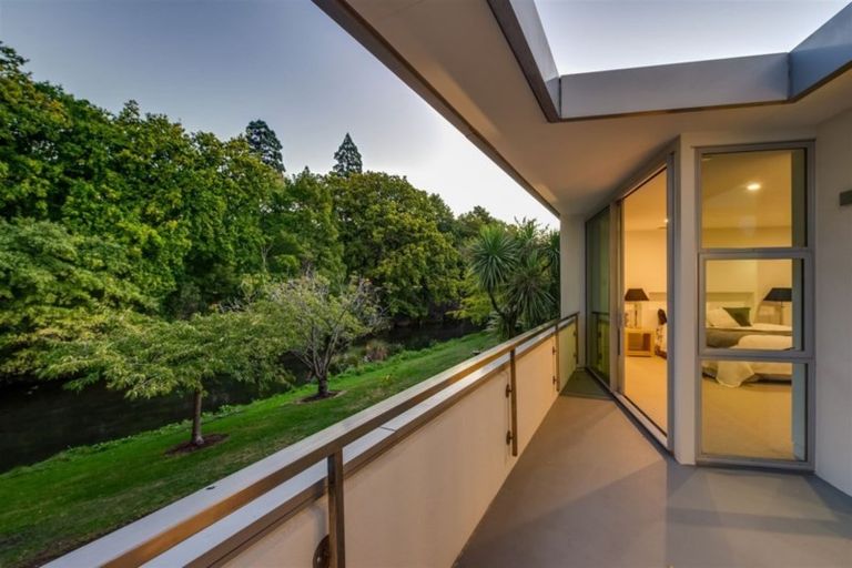 Photo of property in 16 Carlton Mill Road, Merivale, Christchurch, 8014