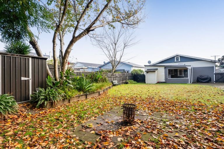 Photo of property in 33 Gaine Street, New Plymouth, 4310