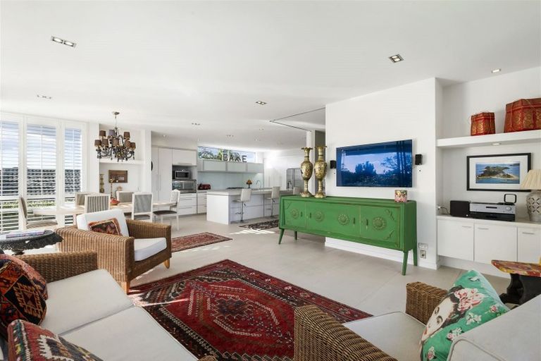 Photo of property in 17a Dodson Avenue, Milford, Auckland, 0620