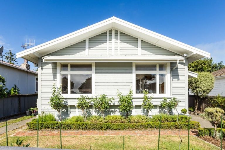 Photo of property in 38 Te Awa Avenue, Te Awa, Napier, 4110