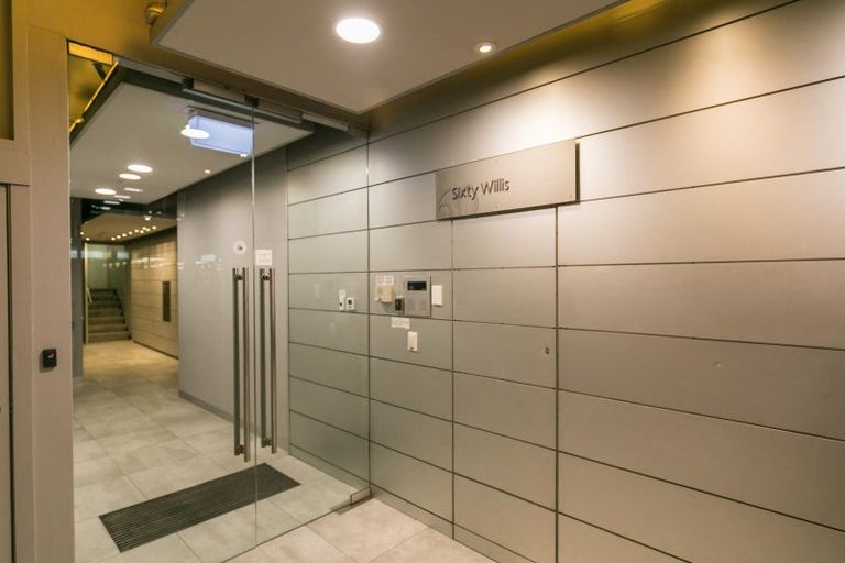 Photo of property in Gerondis Bldg Apartments, 402/60 Willis Street, Wellington Central, Wellington, 6011