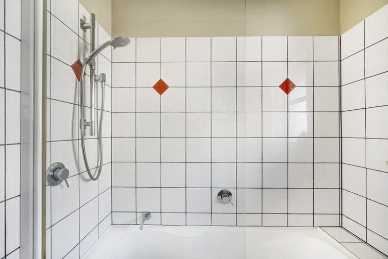 Photo of property in 6 Williams Street, Marewa, Napier, 4110