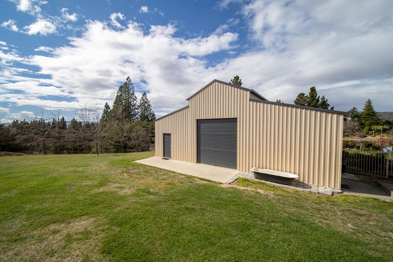 Photo of property in 60 Gilligans Gully Road, Alexandra, 9320