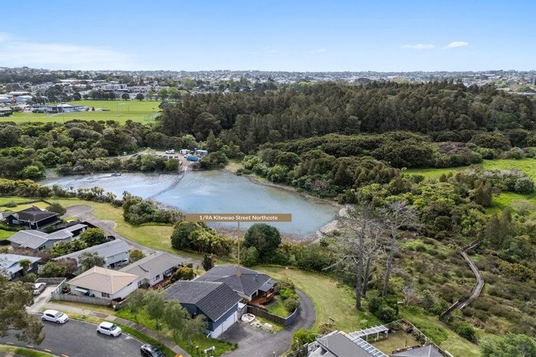 Photo of property in 1/9a Kitewao Street, Northcote, Auckland, 0627