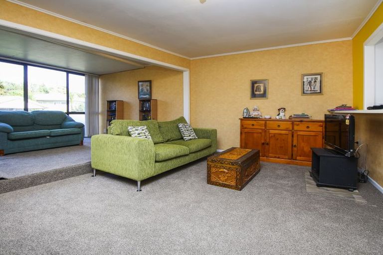 Photo of property in 2/9 Adriatic Avenue, Henderson, Auckland, 0612