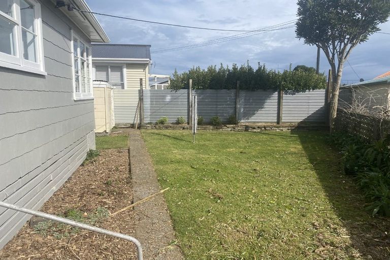 Photo of property in 9-11 Raleigh Street, Vogeltown, New Plymouth, 4310