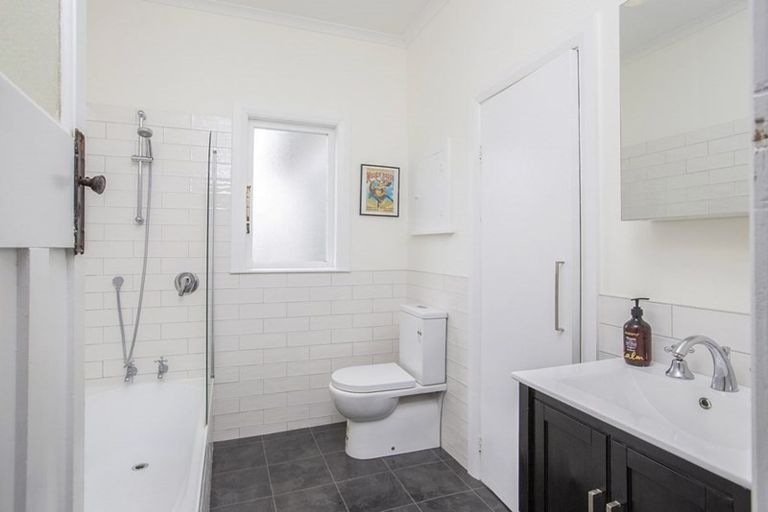 Photo of property in 59 Dublin Street, Martinborough, 5711