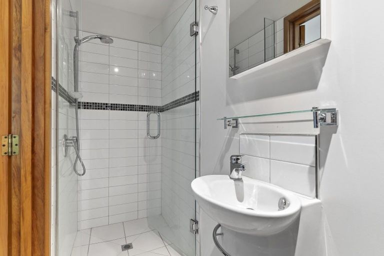 Photo of property in 18 Marama Terrace, Eastbourne, Lower Hutt, 5013