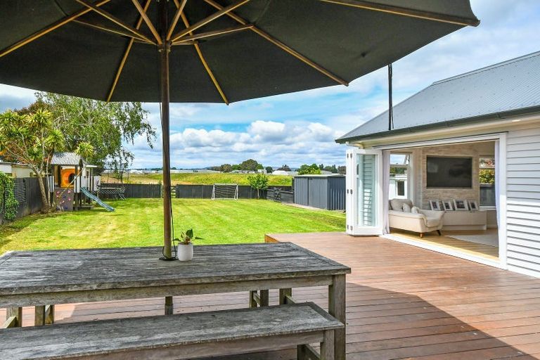 Photo of property in 25 Village Way, Ardmore, Papakura, 2582