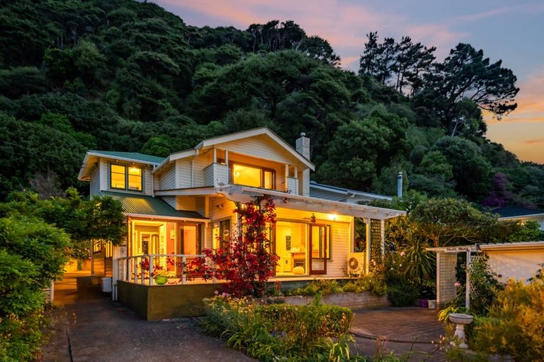 Photo of property in 309 Muritai Road, Eastbourne, Lower Hutt, 5013