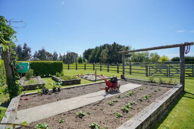 Photo of property in 102 Black Road, Otatara, Invercargill, 9879