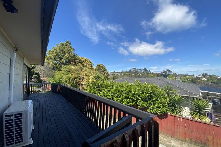 Photo of property in 3 Contessa Drive, Glenfield, Auckland, 0629