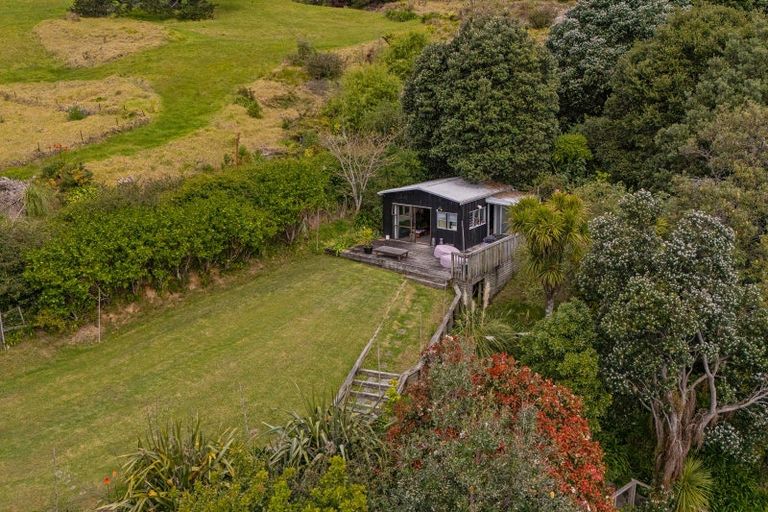 Photo of property in 5 Florence Place, Hahei, Whitianga, 3591