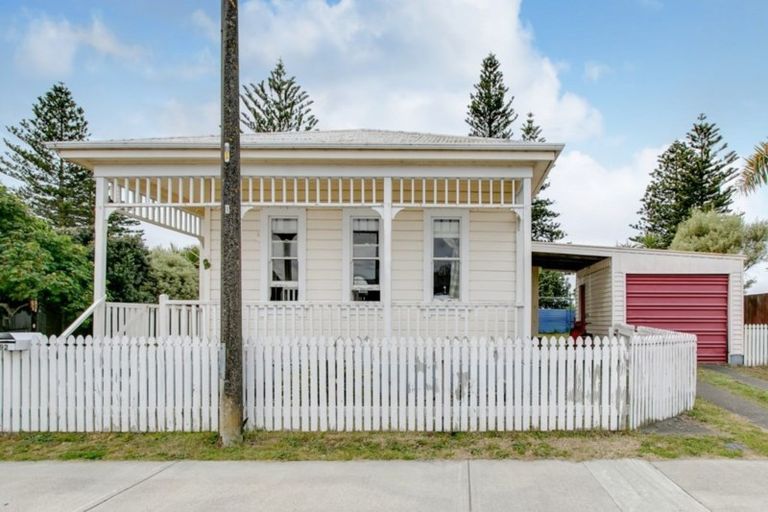 Photo of property in 92 Te Awa Avenue, Te Awa, Napier, 4110