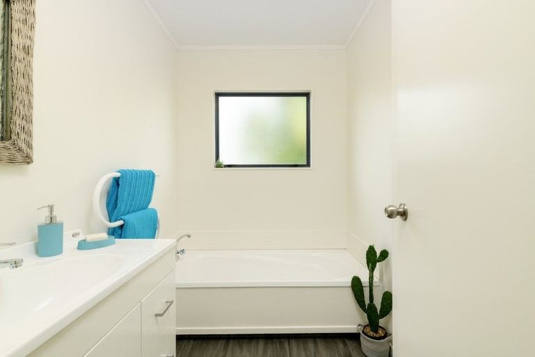 Photo of property in 40b Meander Drive, Welcome Bay, Tauranga, 3112