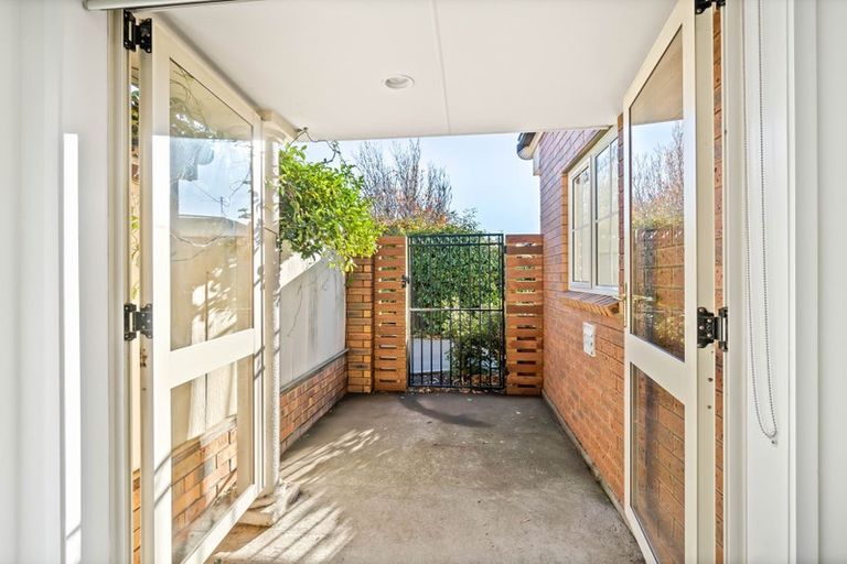 Photo of property in 2/53 Hamilton Avenue, Ilam, Christchurch, 8041