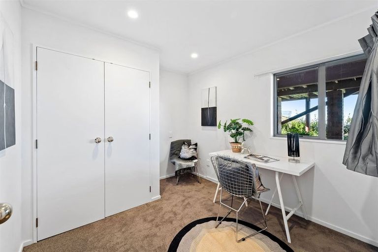 Photo of property in 6 Elsfield Place, Torbay, Auckland, 0630