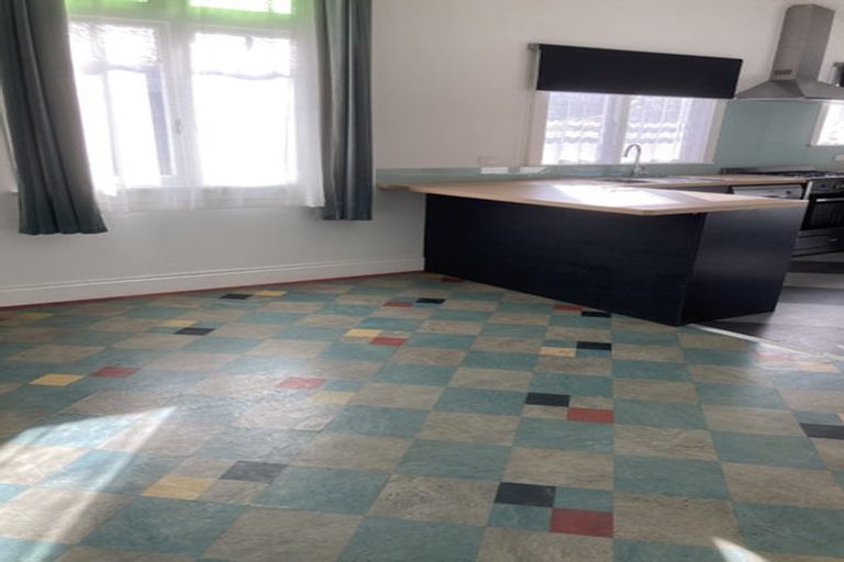 Photo of property in 6 Hurworth Place, College Estate, Whanganui, 4500