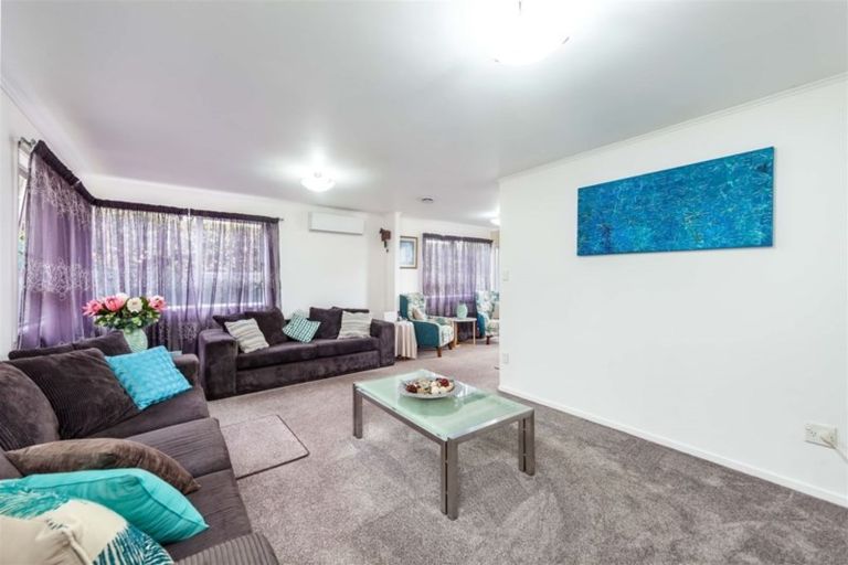 Photo of property in 25 Nor'east Drive, Northcross, Auckland, 0632