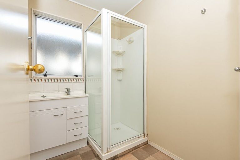 Photo of property in 15 Leander Place, Milson, Palmerston North, 4414